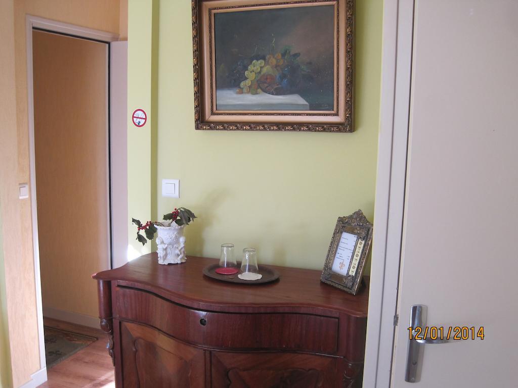 Hotel Le Commerce Neuville  Rom bilde