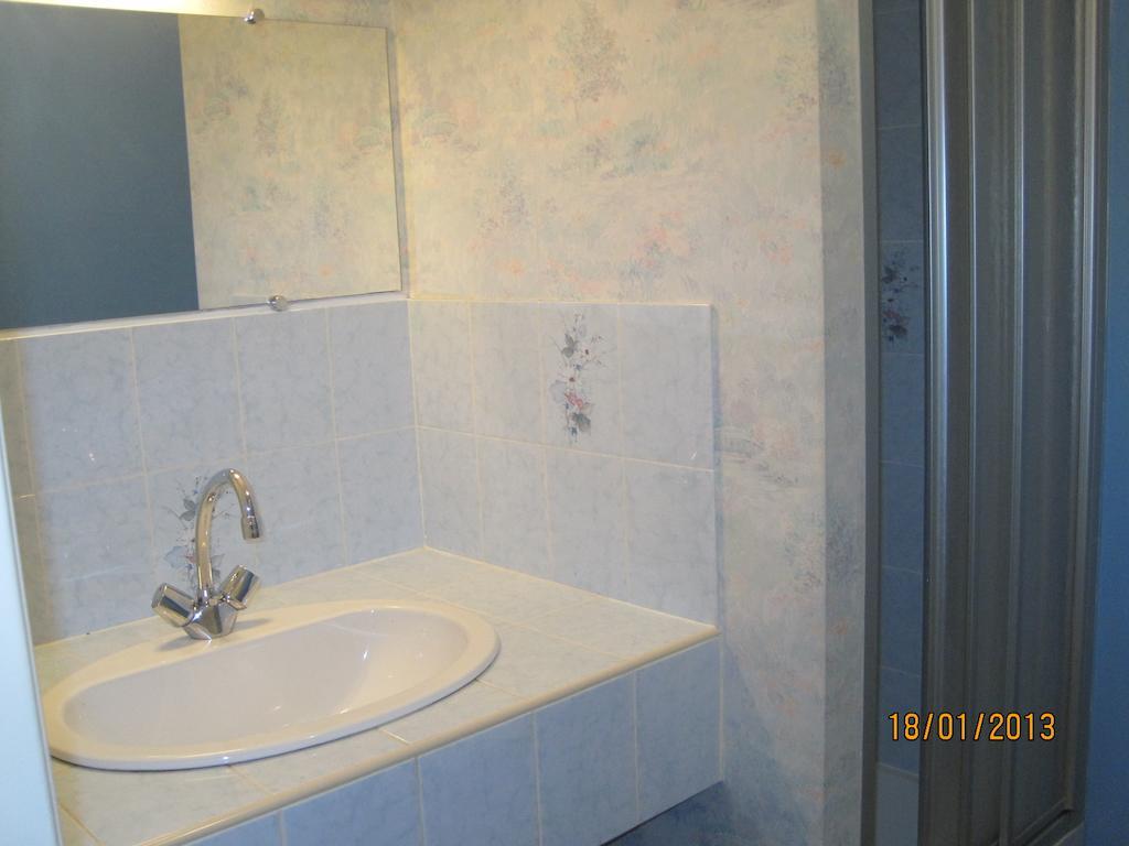 Hotel Le Commerce Neuville  Rom bilde